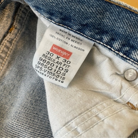 {Wrangler} Men’s Jeans - Picture 9 of 11